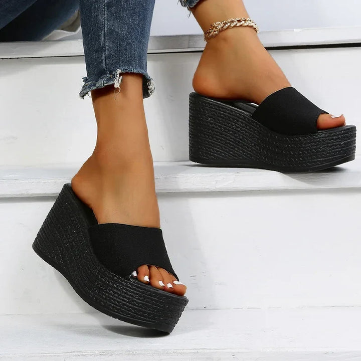 Modische Damen-Plateau-Sandalen mit weichen Riemen