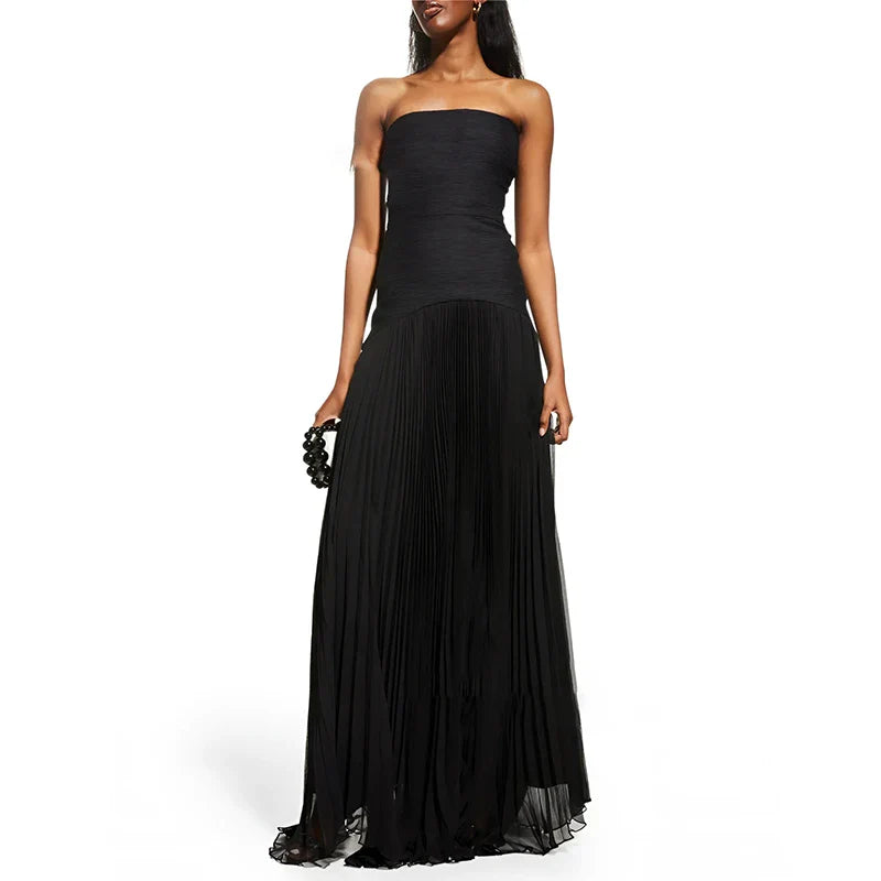 Schulterfreies Maxikleid mit plissiertem Rockteil