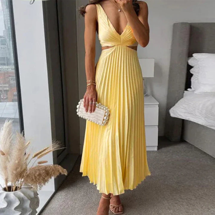 Plissiertes Midikleid mit Wickelausschnitt und schulterfreiem Design