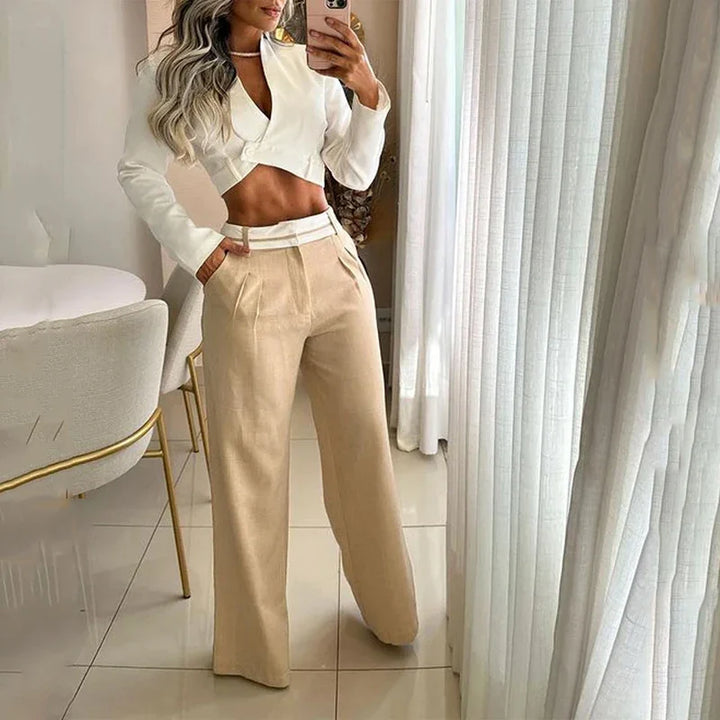 Stylisches Damenset mit kurzer Jacke und Hose