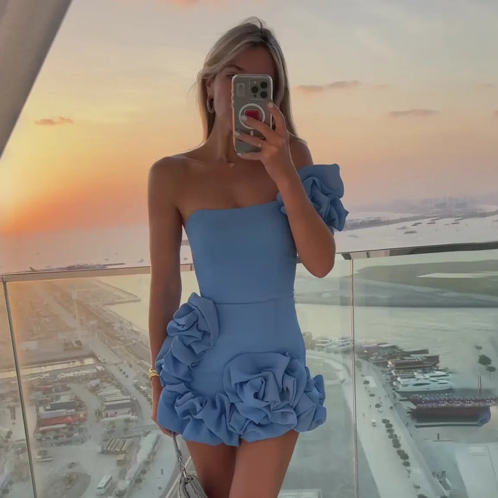 Asymmetrisches Mini-Cocktailkleid mit Volant und Corsagen-Top
