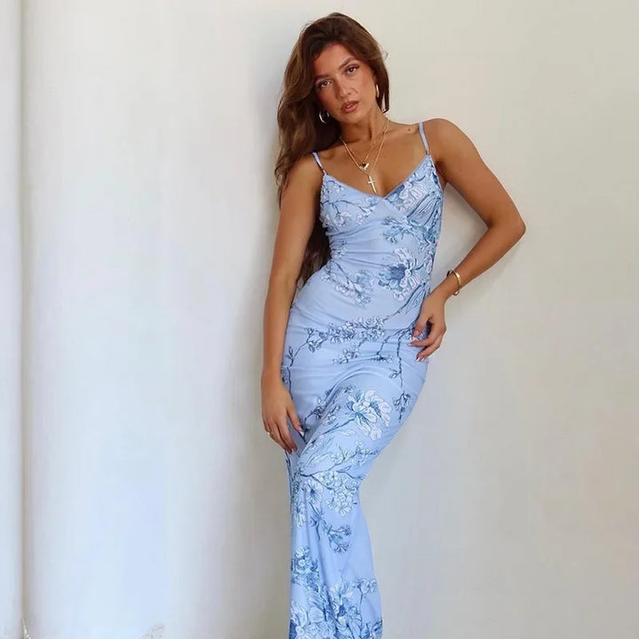 Figurbetontes Maxikleid mit Blumenmuster und Spaghettiträgern