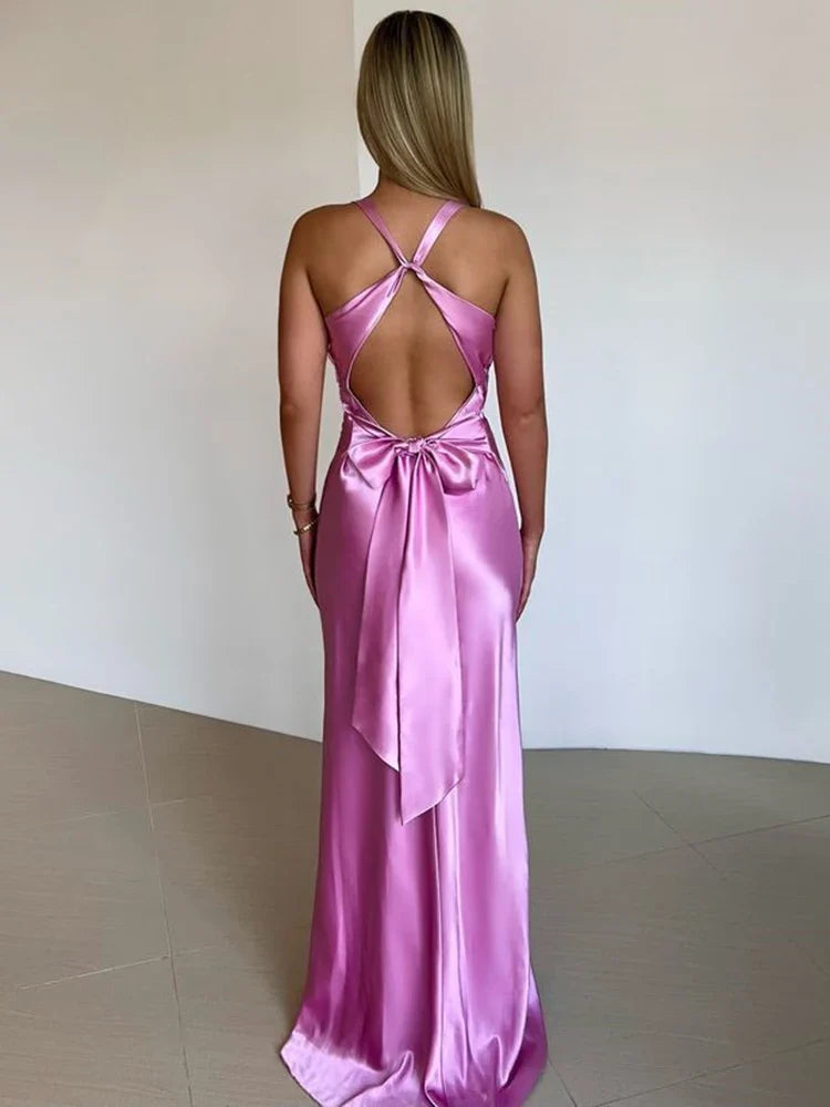 Satin-Midikleid mit Halterneck und Rückenausschnitt für besondere Anlässe