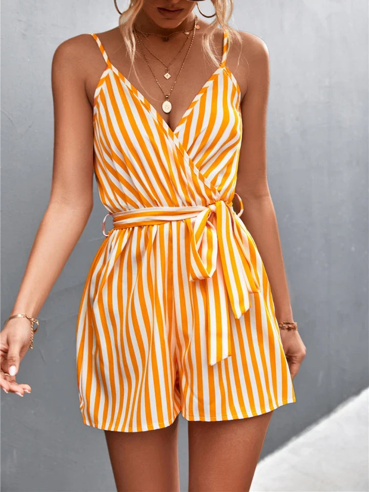 Sommerkleid mit Streifenmuster und Taillenbinde