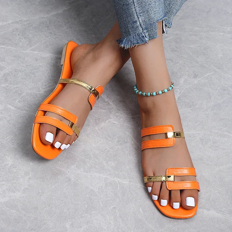 Modische Damen-Sandalen mit Metallschnallen