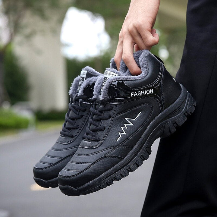 Isolierte Turnschuhe für den Winter
