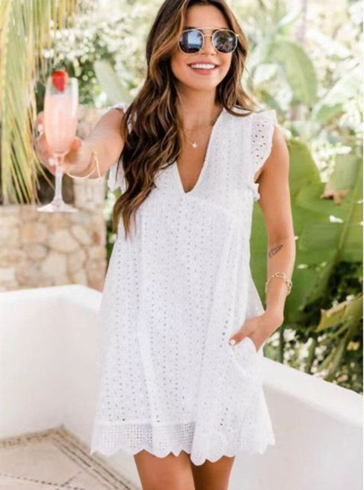 Leichtes Sommerkleid mit durchbrochenem Muster und Rüschen