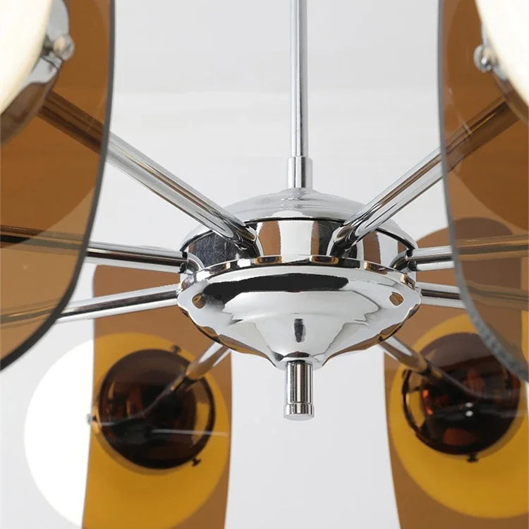 Pendelleuchte im Retro-Bauhaus-Stil mit Kugelschirmen