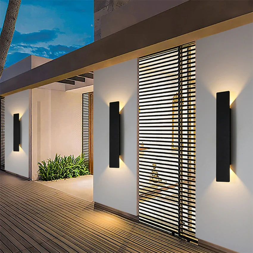 Moderne LED-Aussenleuchte mit Auf/Ab-Licht – Vertikale Wandleuchte, IP65 wasserdicht