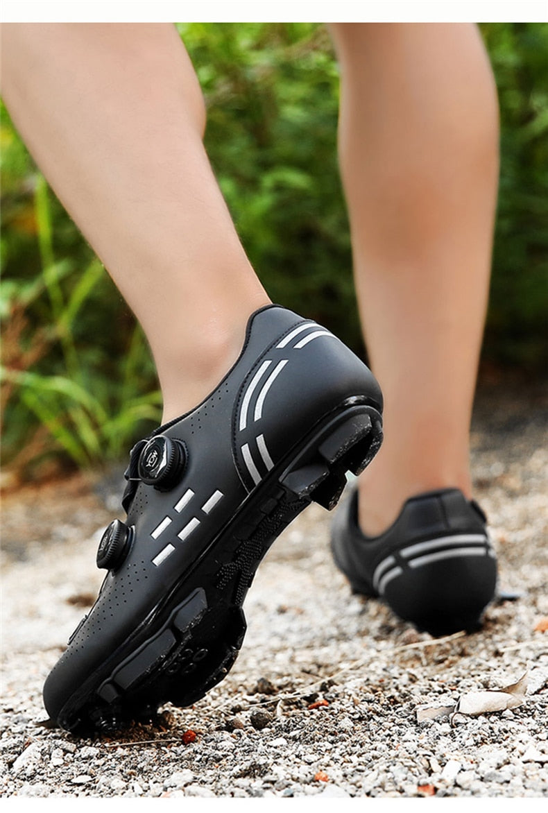 Fahrradschuhe mit mechanischer Verriegelung