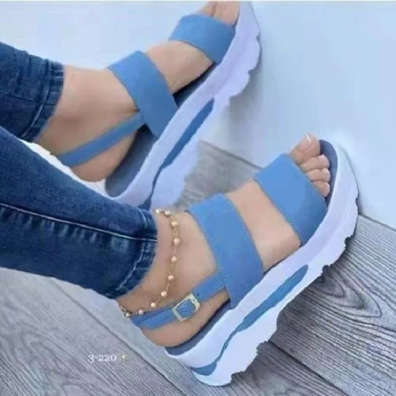 Moderne Damen-Plateausandalen mit Riemchen