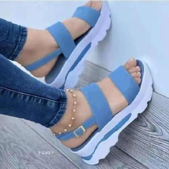 Moderne Damen-Plateausandalen mit Riemchen
