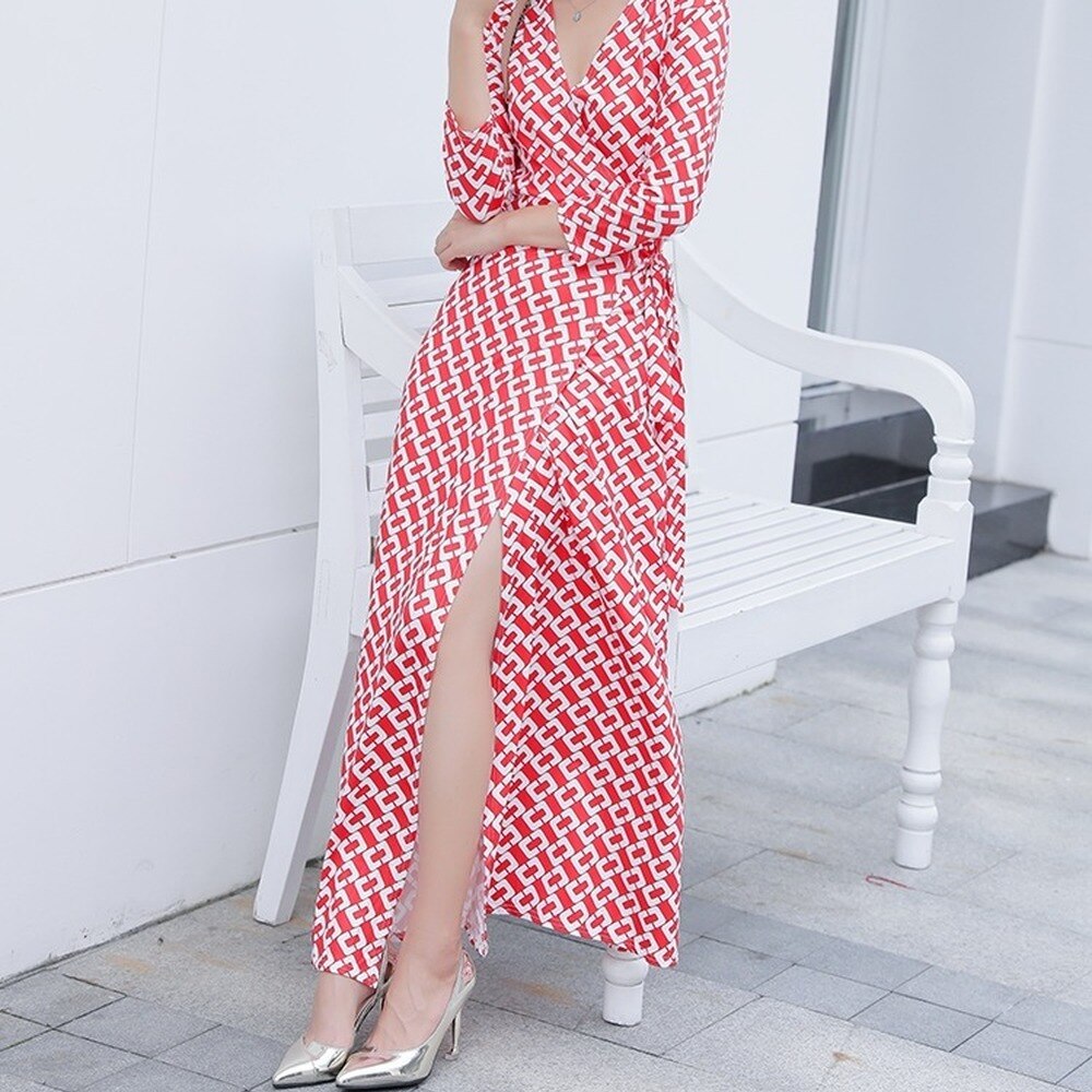 Grafisches Kleid mit Rundhalsausschnitt