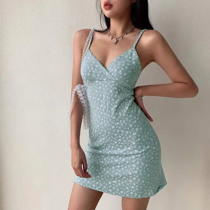 Trägerloses Damen-Minikleid mit frechem Ausschnitt