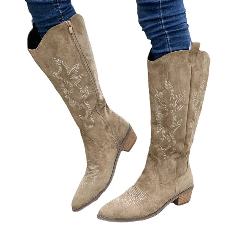 Hohe Damen-Cowboystiefel mit Wildlederbesatz und Stickerei