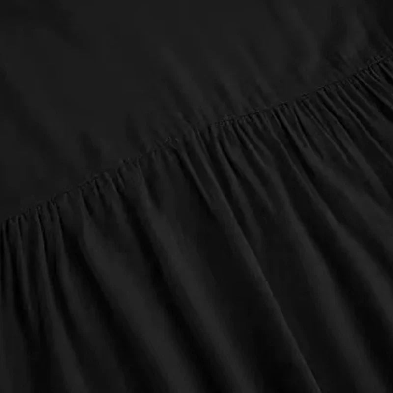 Luftiges Sommer-Minikleid mit V-Ausschnitt