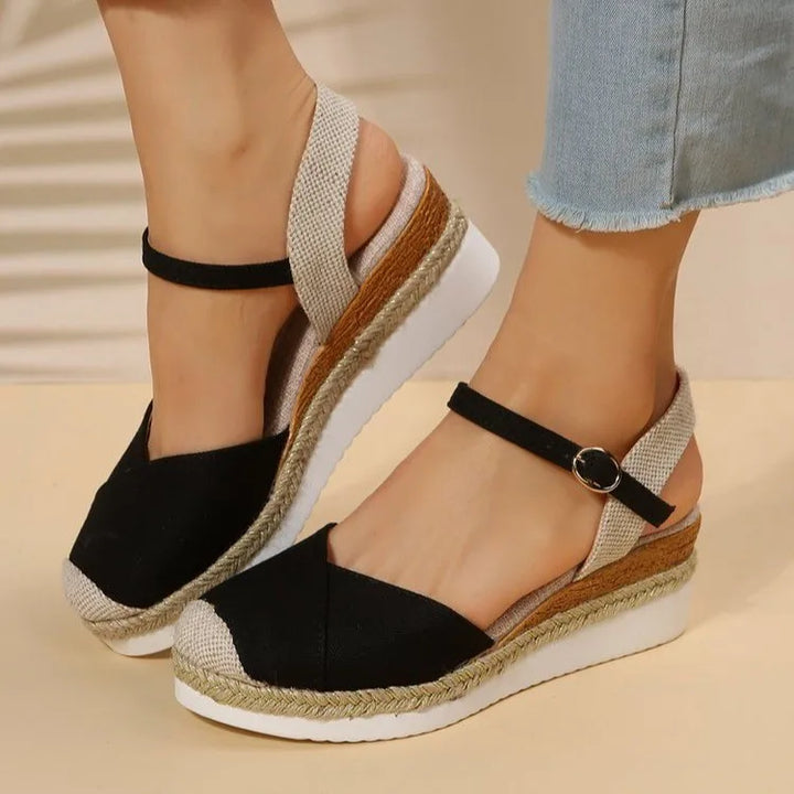 Damensandalen auf Espadrille-Plateau mit Riemen