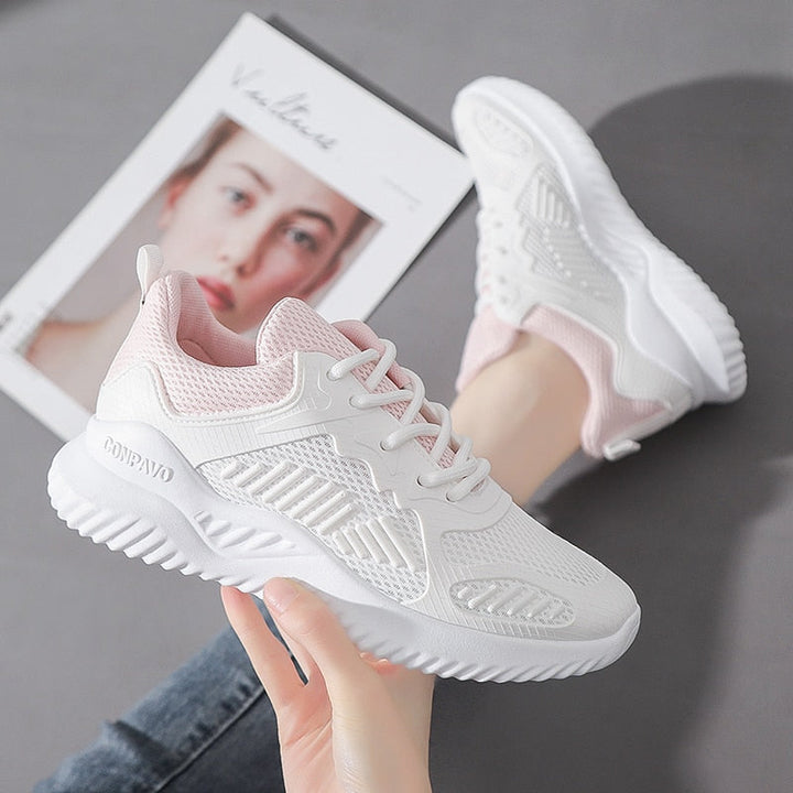 Moderne Turnschuhe für Damen