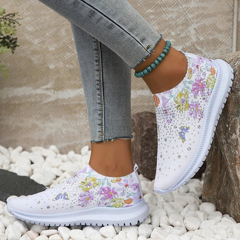 Leichte Frauenschuhe mit Blumenmuster