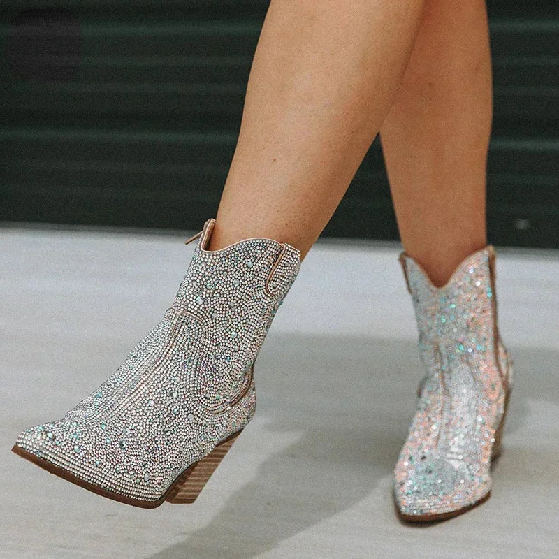 Damen-Cowboystiefel mit Kristallen und Absätzen