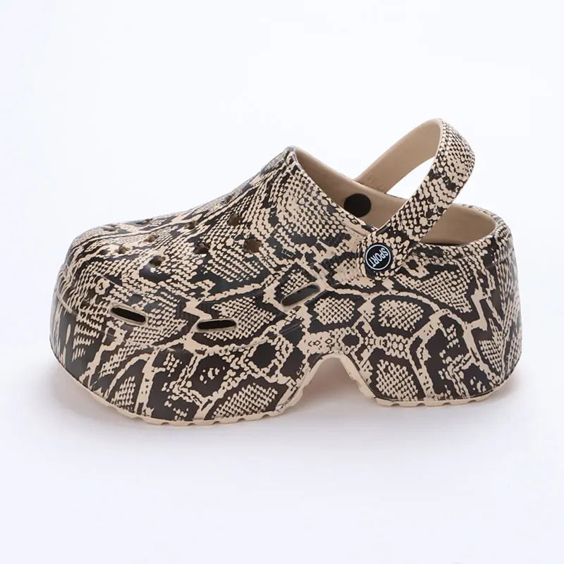 Modische Clogs-Schuhe mit Leopardenmuster