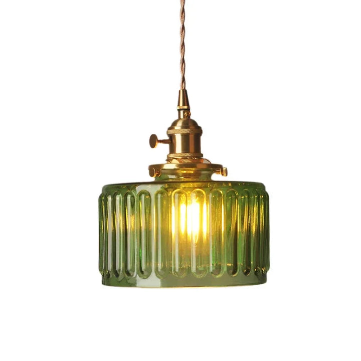 Pendelleuchte im Vintage-Stil mit gerilltem Glasschirm und Goldfinish