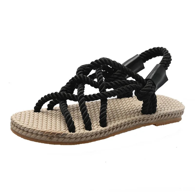 Boho-Damensandalen mit geflochtenen Riemen