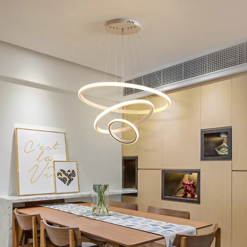 Moderne LED-Pendelleuchte mit 3D-Ringkomposition