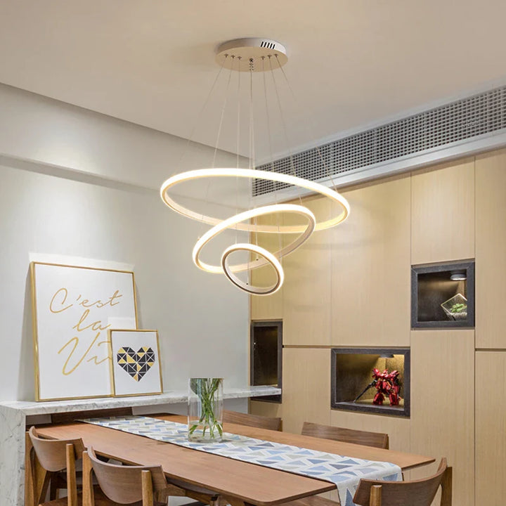 Moderne LED-Pendelleuchte mit 3D-Ringkomposition