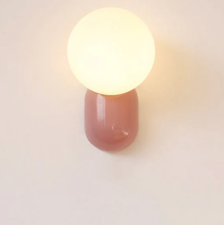 Moderne Kugelwandleuchte mit LED