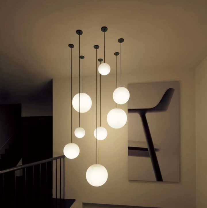 Pendelleuchte mit Kugelschirm – moderne LED-Deckenleuchte