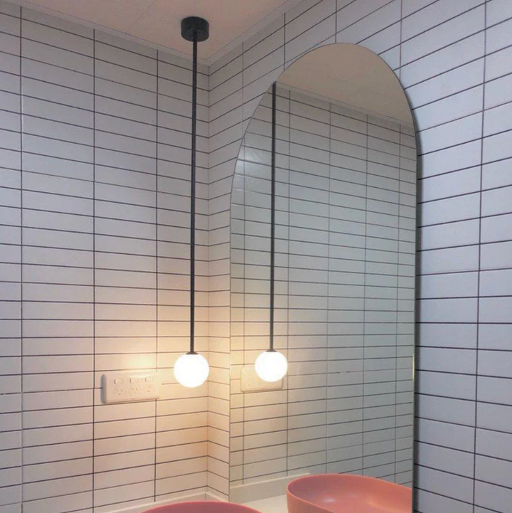 Pendelleuchte mit Kugelschirm – moderne LED-Deckenleuchte