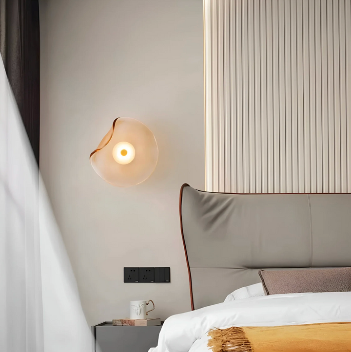 Design-Wandleuchte mit organischem Schirm – Moderne LED-Wandleuchte