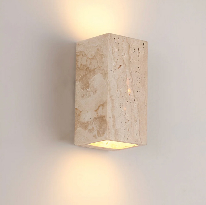 Wandleuchte aus Naturstein – minimalistische Leuchte aus Travertin