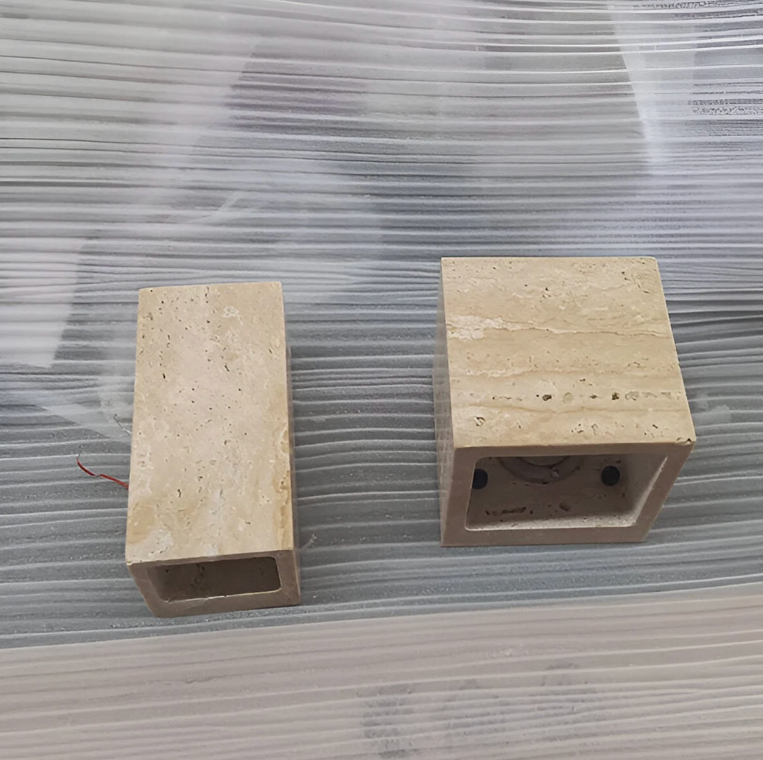 Wandleuchte aus Naturstein – minimalistische Leuchte aus Travertin