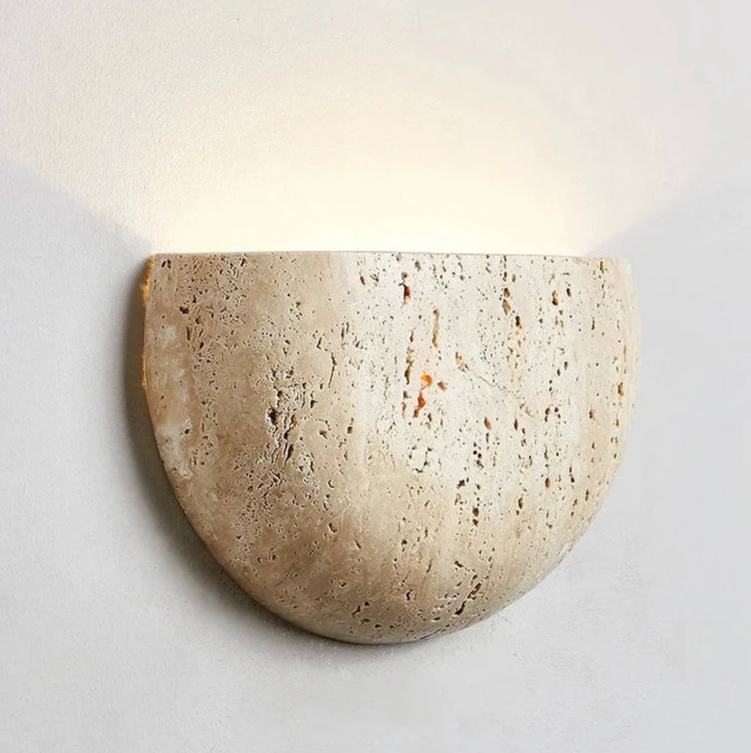 Wandleuchte aus Naturstein – Halbrundes LED-Wandlicht