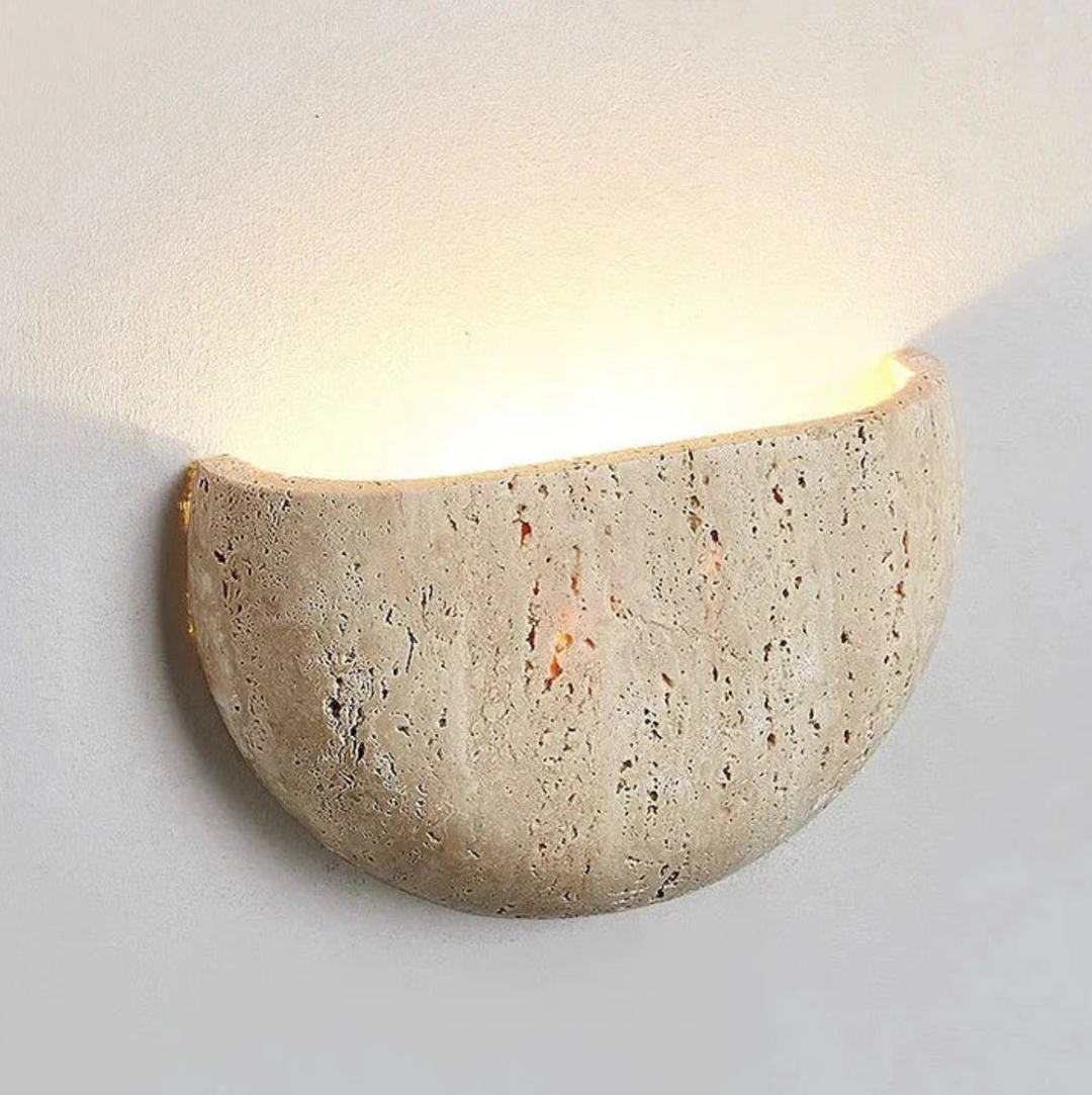 Wandleuchte aus Naturstein – Halbrundes LED-Wandlicht