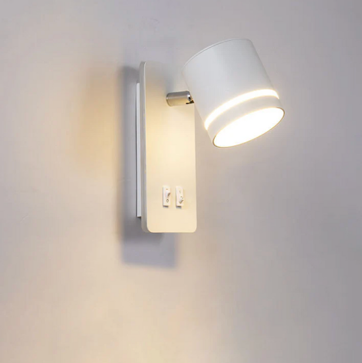 Moderne LED-Wandleuchte mit schwenkbarem Reflektor und Doppelschalter