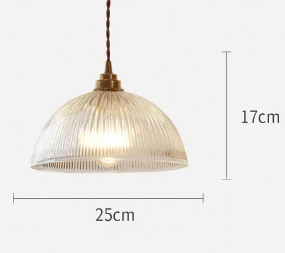 Retro-Pendelleuchte mit gerilltem Glasschirm und Messingfinish