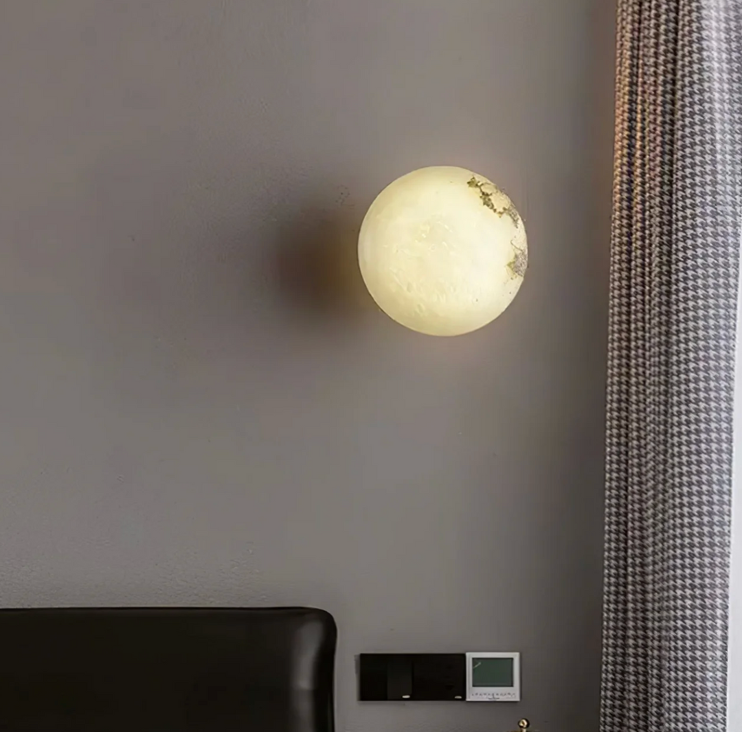 Wandleuchte mit Marmorkugelschirm und LED – moderne Dekorationsleuchte