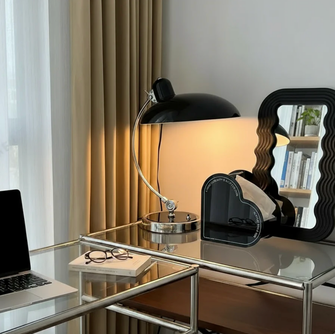 Retro Schreibtischlampe aus Metall mit verchromtem Fuss