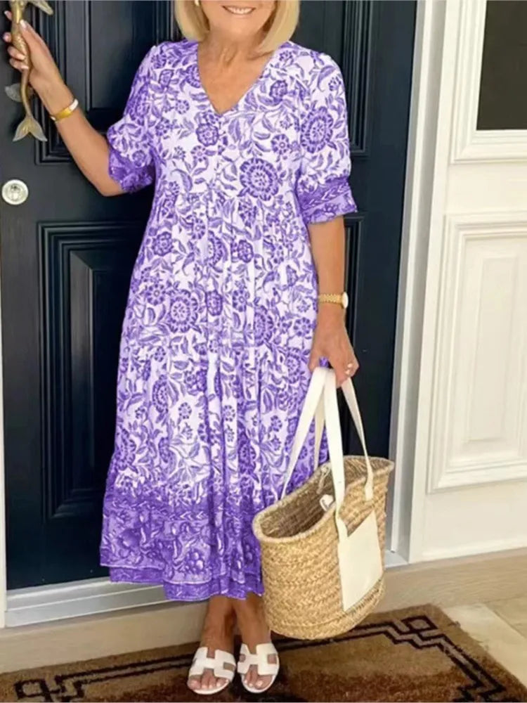 Sommerliches Midikleid mit blauem Muster