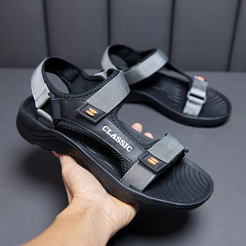 Herrensport-Sandalen mit verstellbaren Riemen