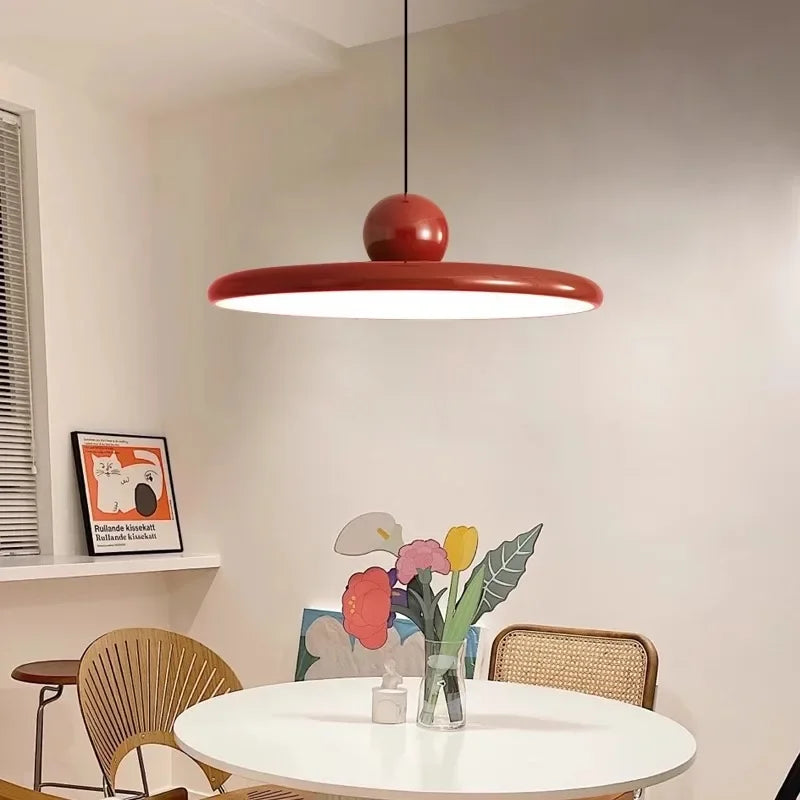 Designer LED-Pendelleuchte im Bauhaus-Stil