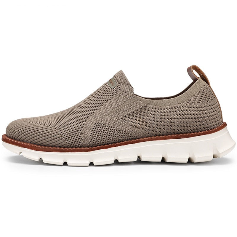 Leichte und bequeme Schlupfschuhe für Männer mit orthopädischer Sohle