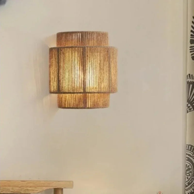 Wandleuchte Hikari aus Naturseil im Boho-Stil