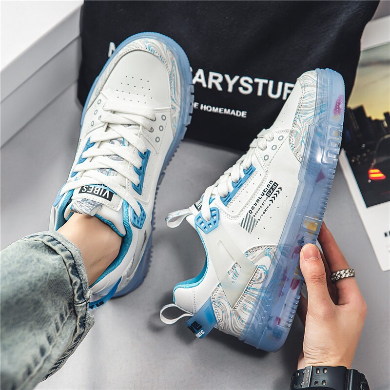 Hohe Herren-Turnschuhe im Basketball-Stil