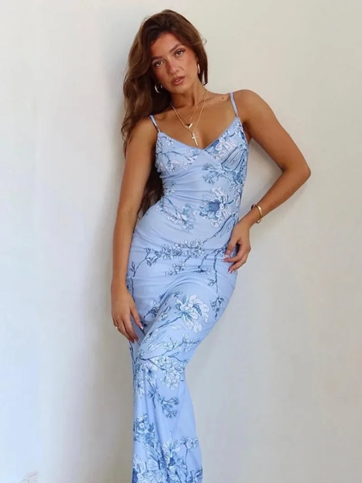 Figurbetontes Maxikleid mit Blumenmuster und Spaghettiträgern