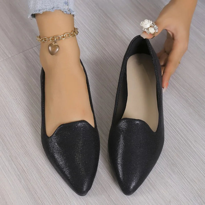 Elegante Ballerinas mit spitzer Front