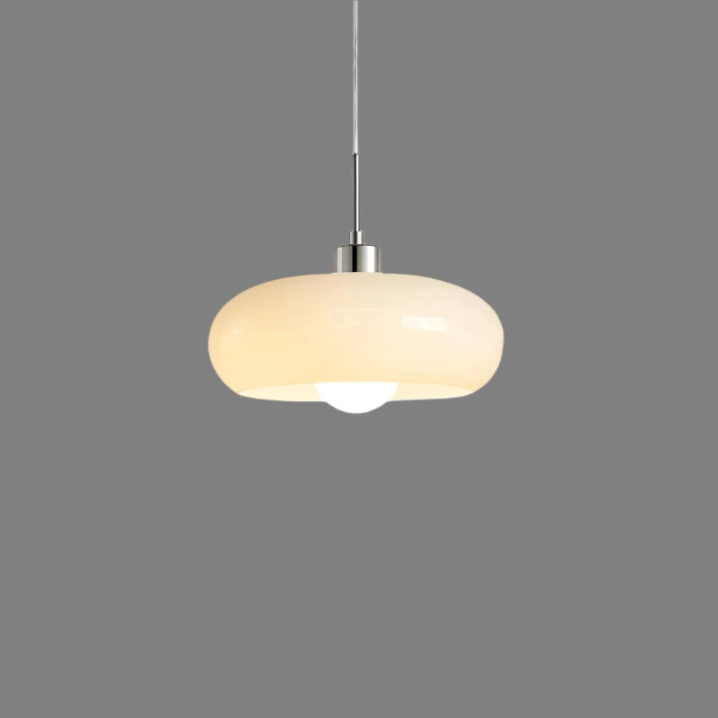 Pendelleuchte mit opalisierendem Glasschirm – eleganter Retro-Bauhaus-Akzent